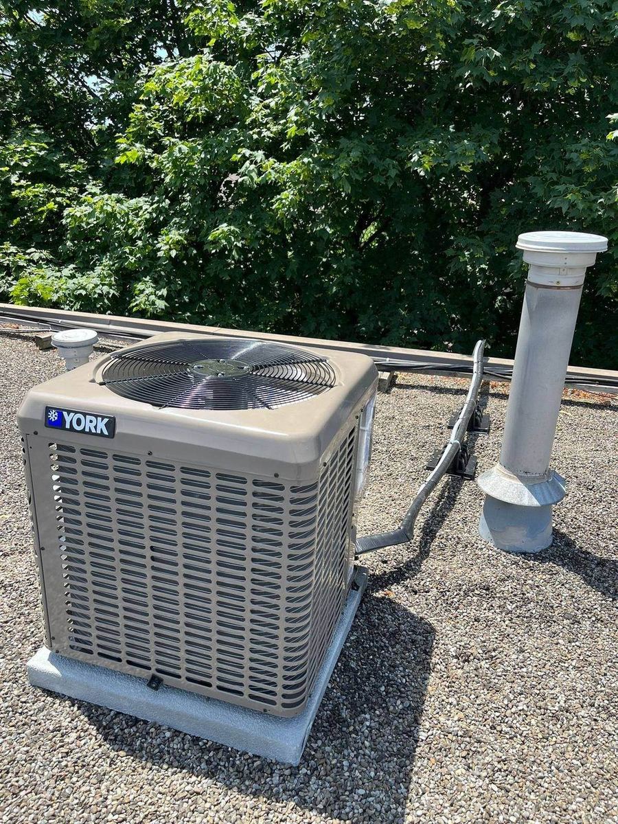 Commercial rooftop installation - IKAD Mechanical