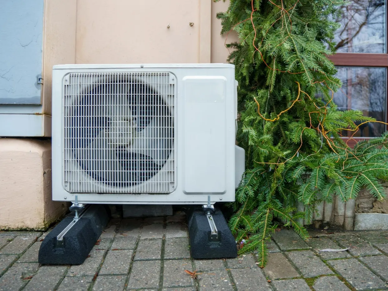 Cold-climate heat pump outdoor unit installed by IKAD in Oakville